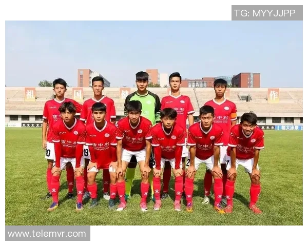 足球红色系的魅力探秘与文化传承解析